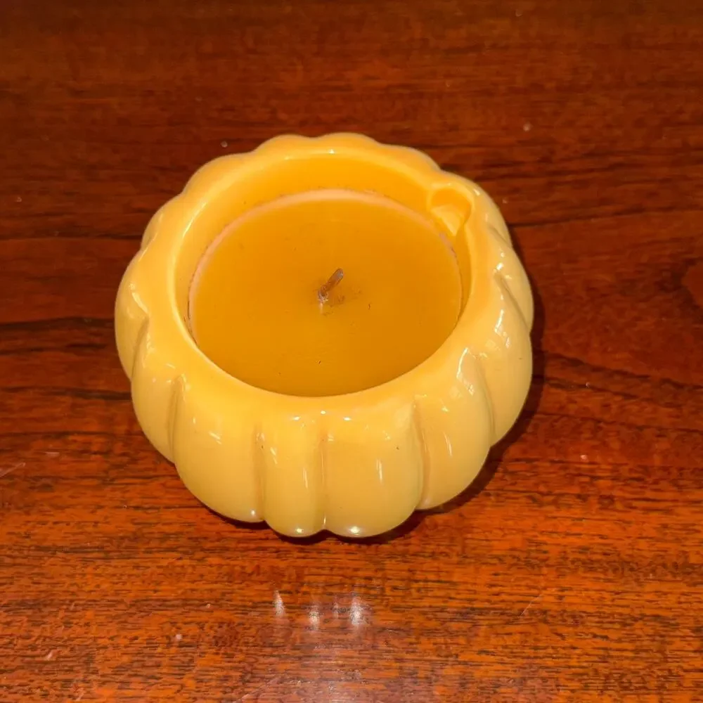 Small Pale Orange Unused Pumpkin Candle‎ Extremely Light Scent